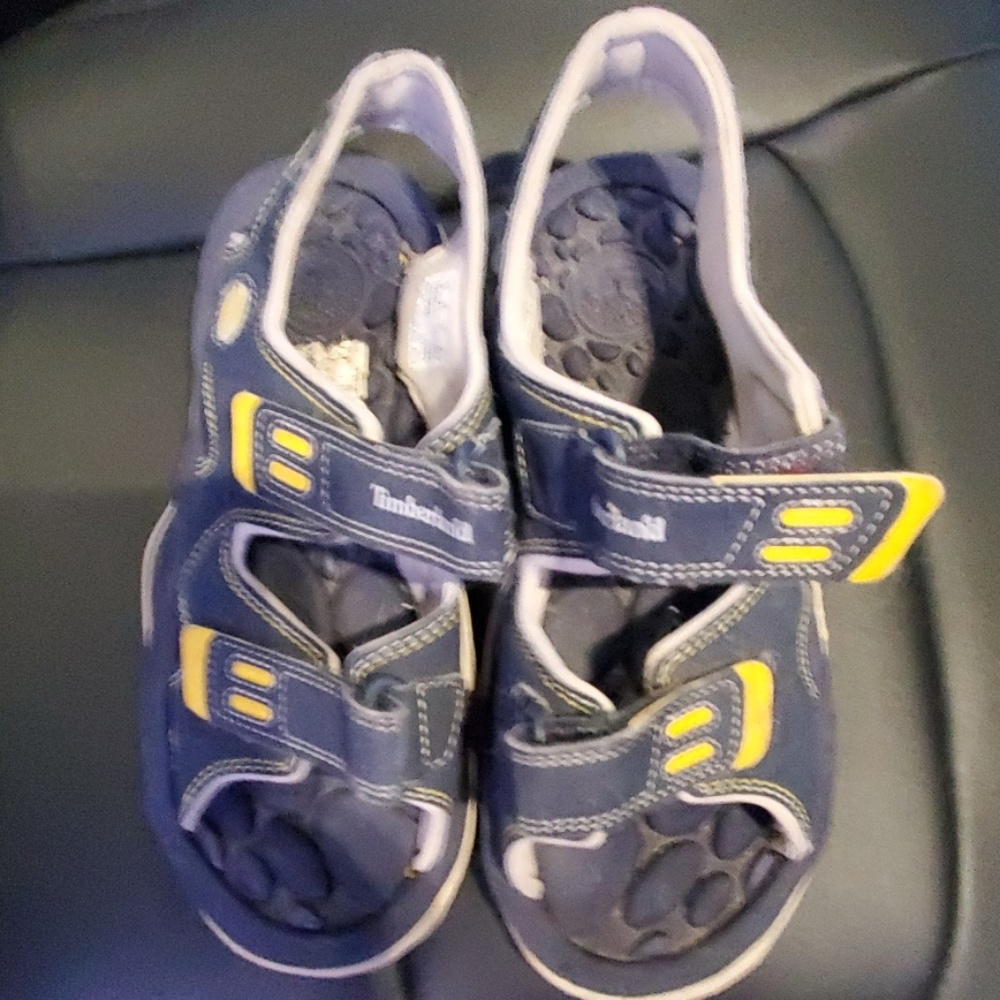 Sandles
